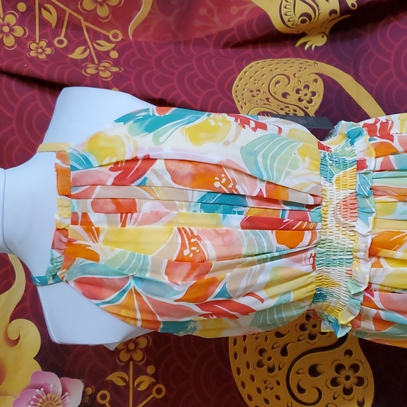 Vince Camuto sun dress - Picture 2 of 8